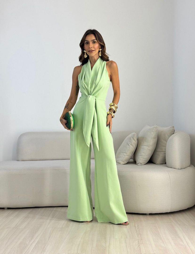 Carol™ | Elegant and Flattering Jumpsuit Lifestyle