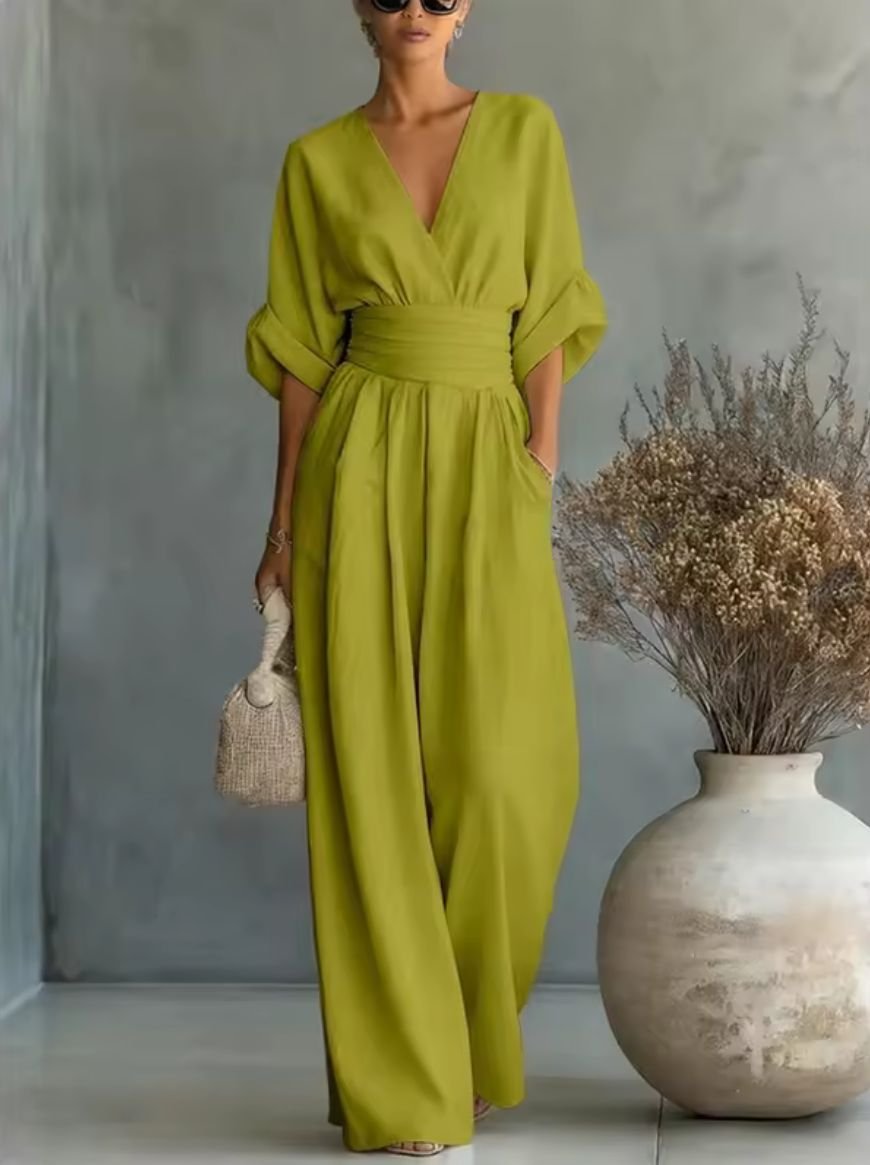 Risel - Jumpsuit to Feel Comfortable and Polished on Your Day. Detail