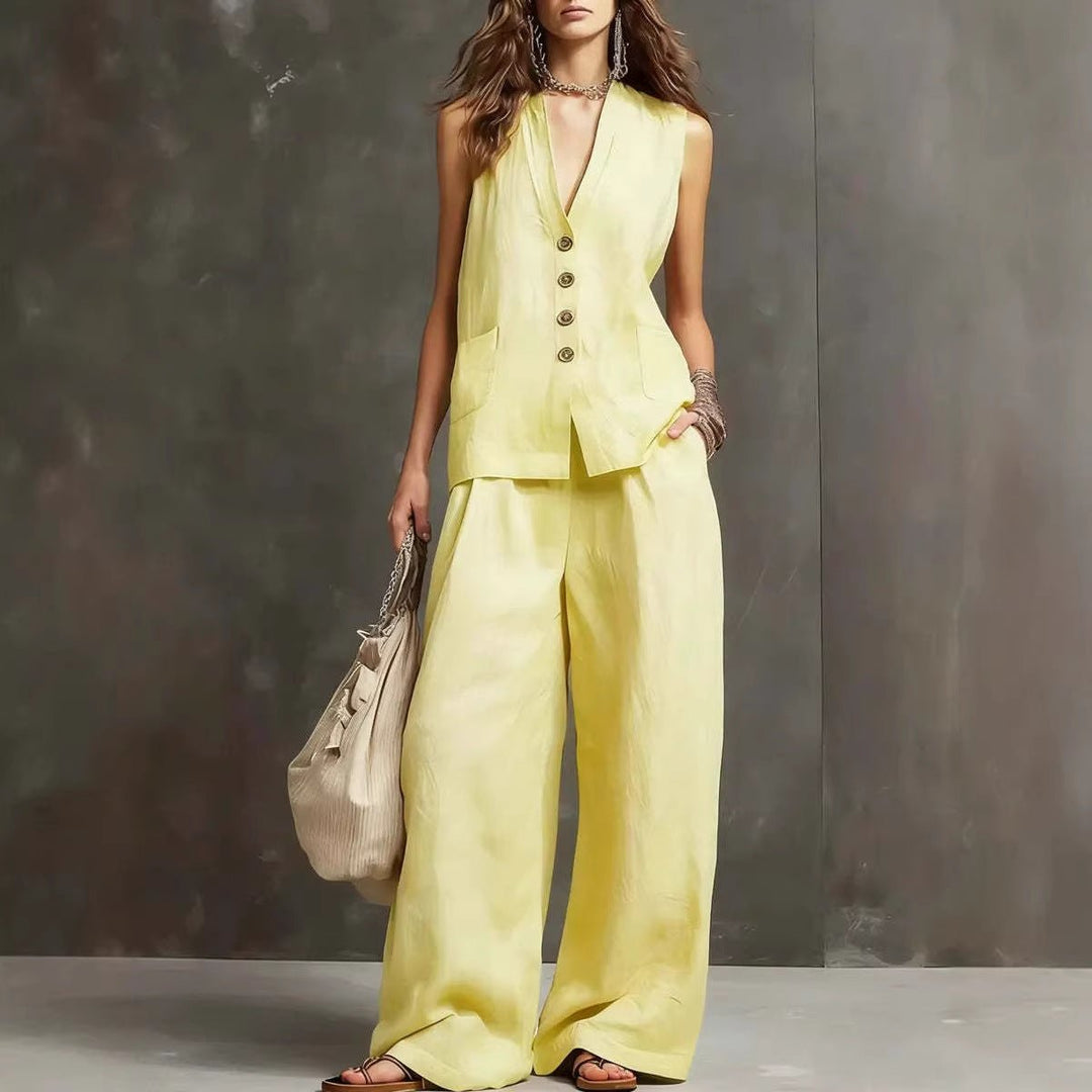 Two-Piece Set in Cotton and Linen with Sleeveless Vest and Wide-Leg Pants Side