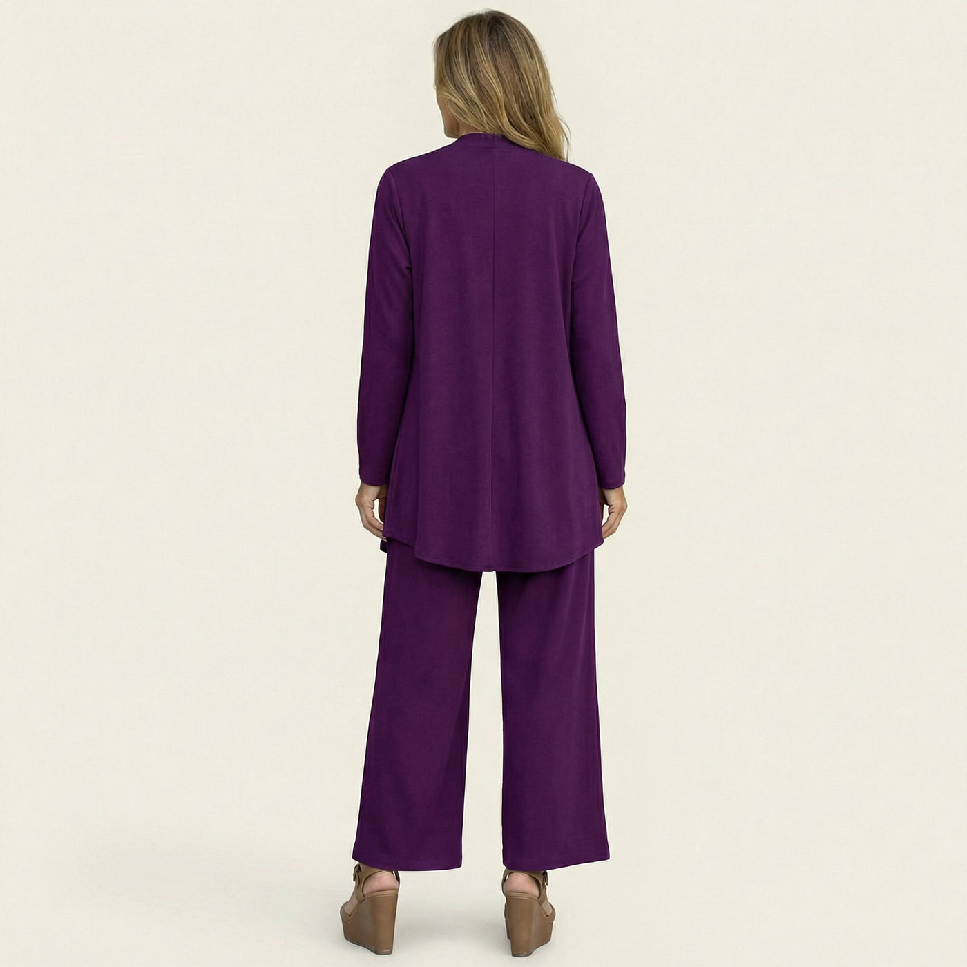 Vivienne | Minimalist 3-Piece Set Close Up